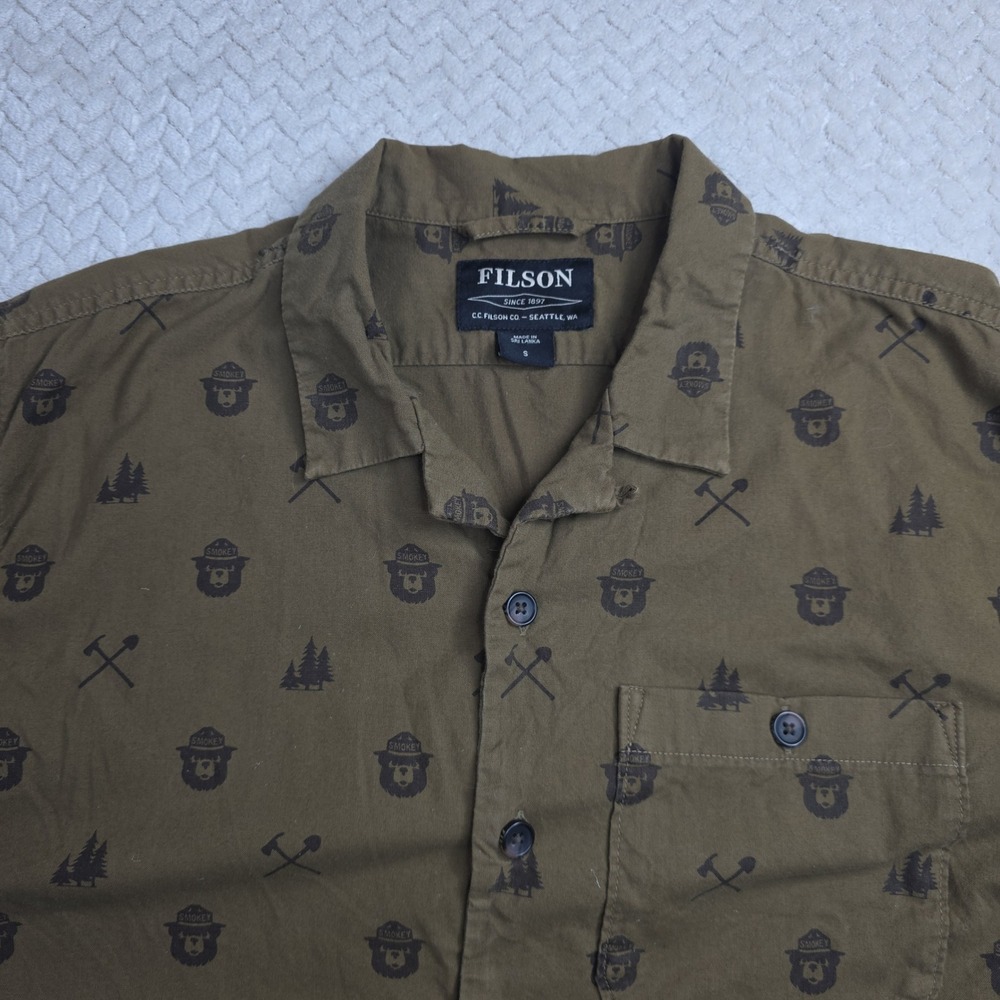 Filson Smokey Bear Shirt Mens Small Olive Green Short Sleeve Graphic Button Down - Picture 5 of 7
